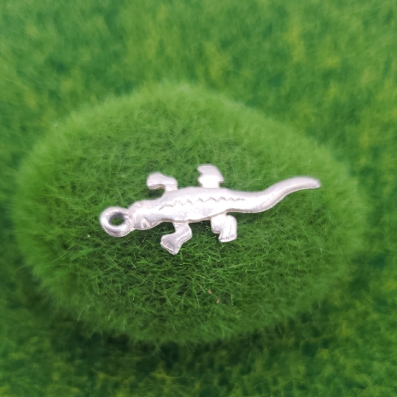 Silver Reptile Charm Pendant P304 - Picture 1 of 2